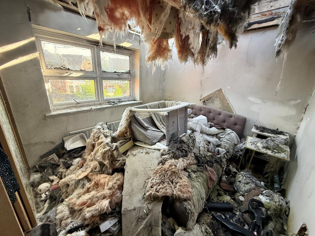 Lot: 117 - FIRE DAMAGED FOUR-BEDROOM DETACHED HOUSE - Bedroom two